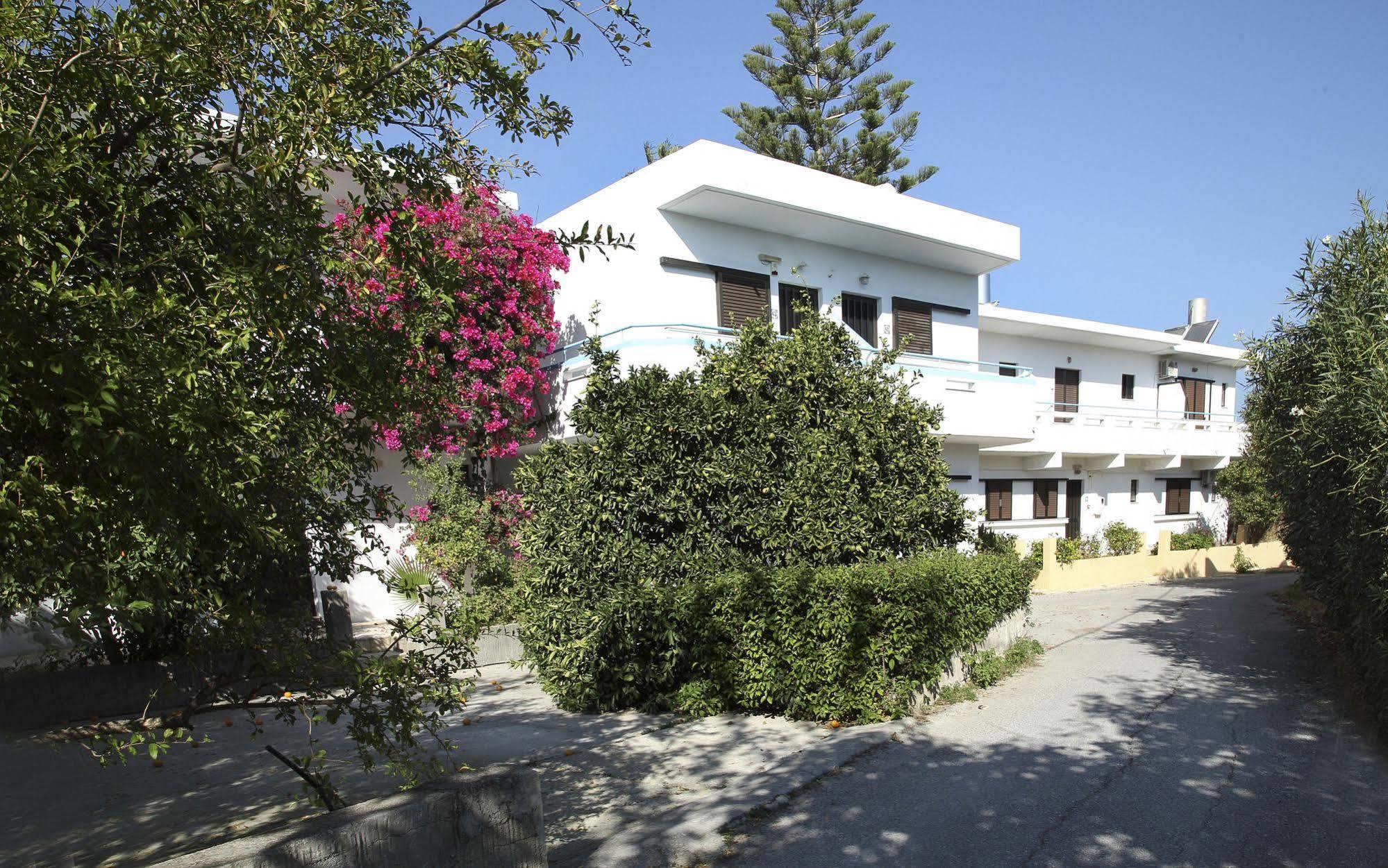 Yiannis Yard Studios & Apartments Kos Town Exterior photo