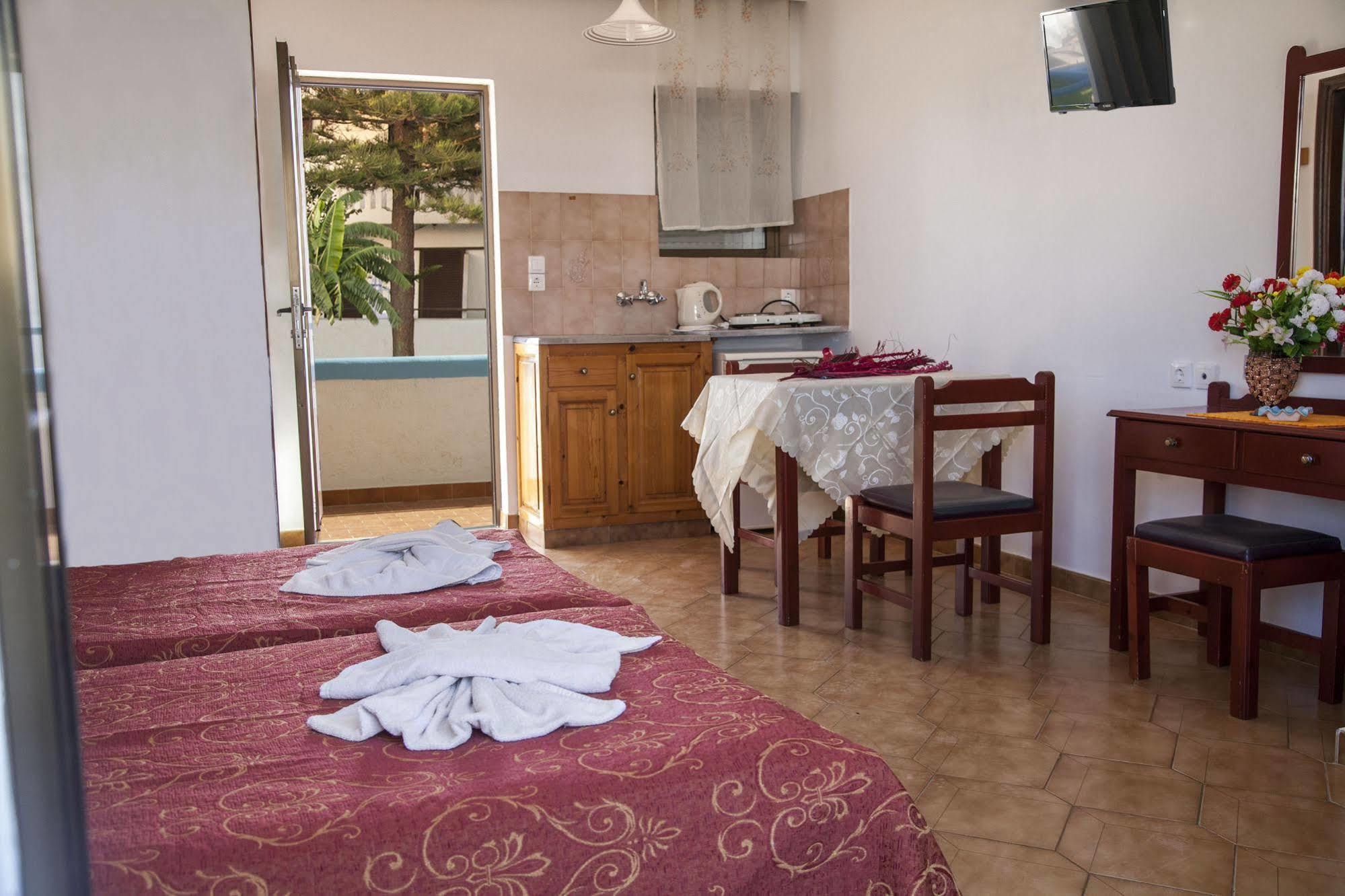 Yiannis Yard Studios & Apartments Kos Town Exterior photo