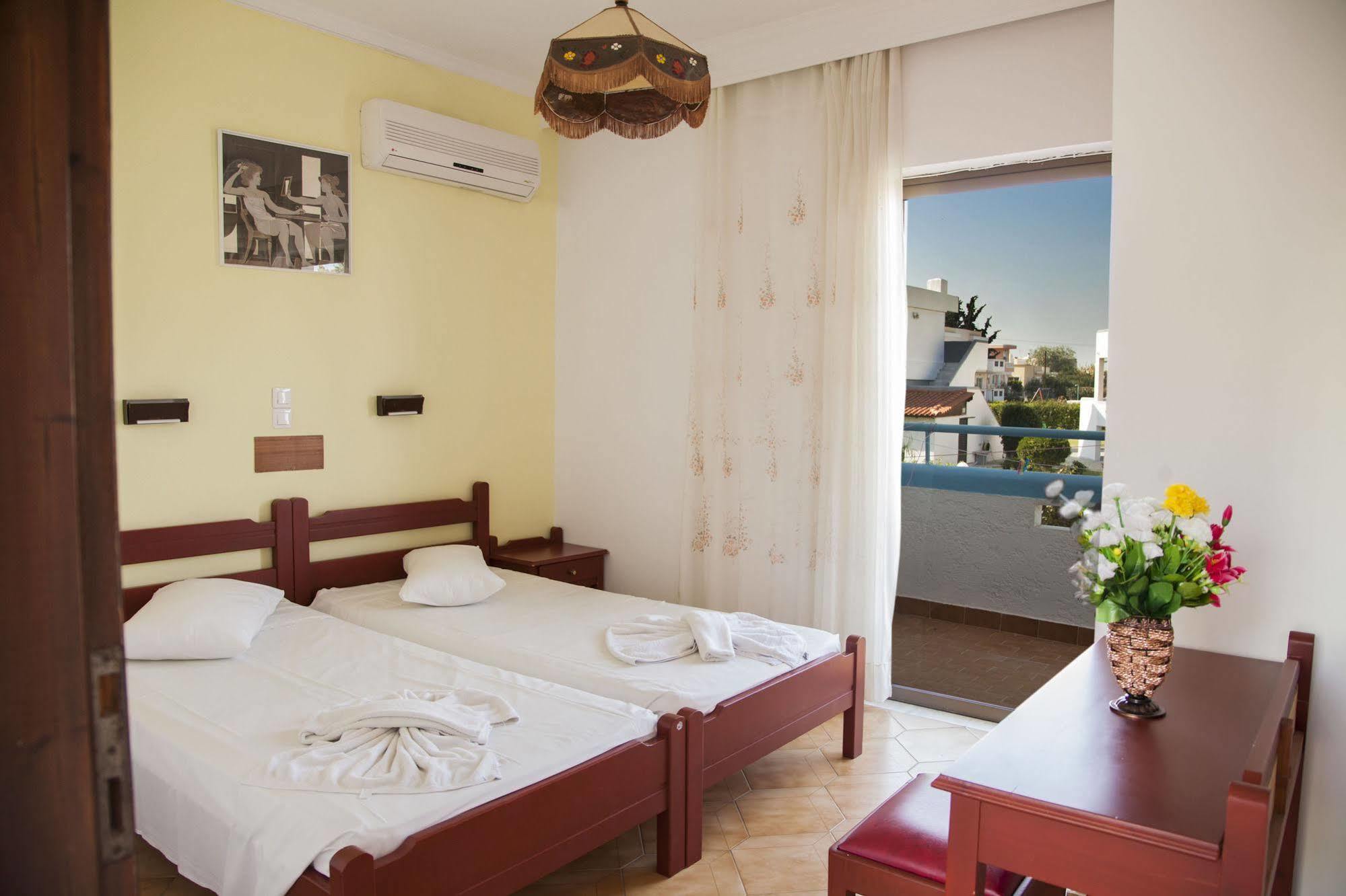 Yiannis Yard Studios & Apartments Kos Town Exterior photo