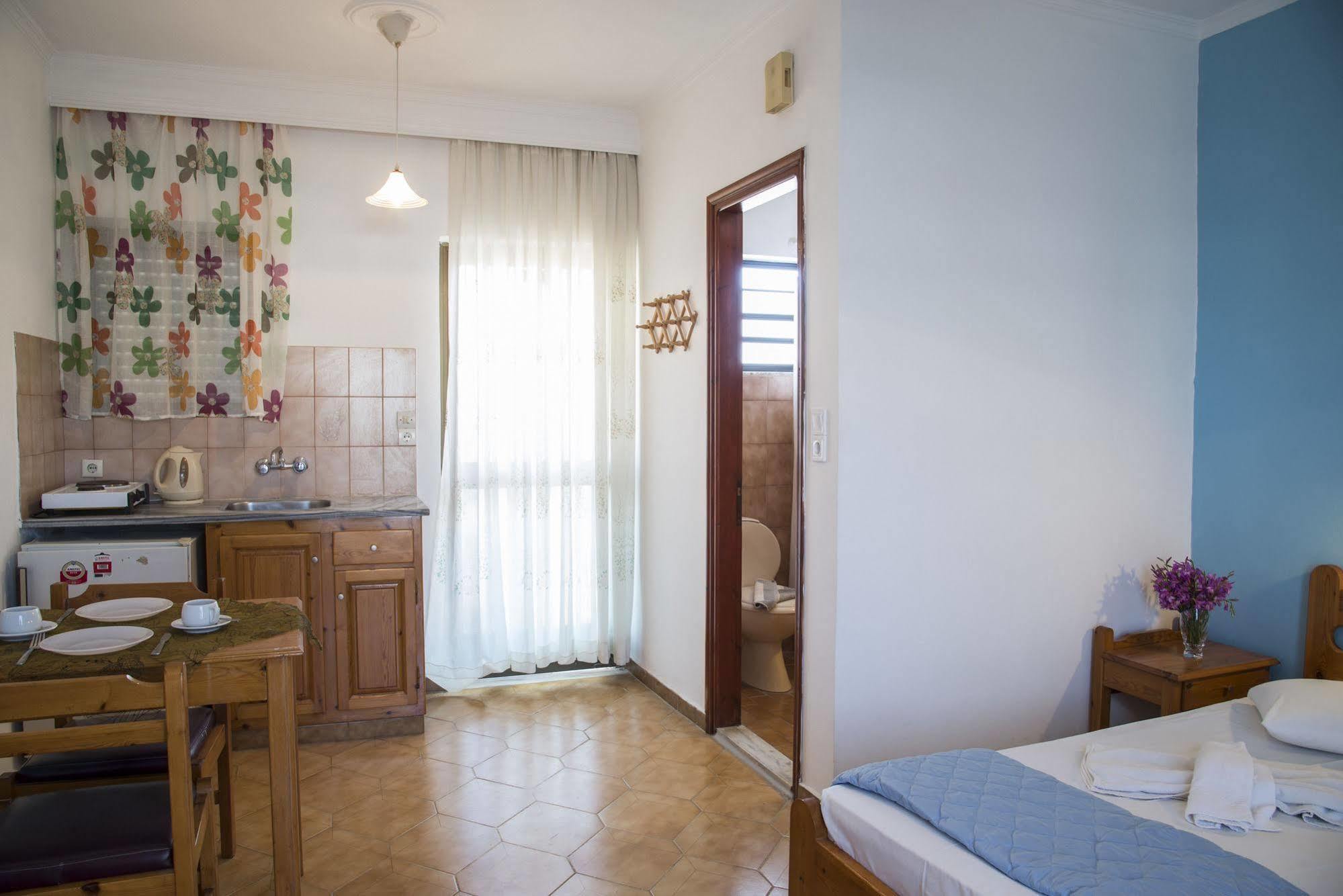Yiannis Yard Studios & Apartments Kos Town Exterior photo